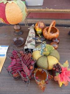 lot 123 image: Fall decor and pumpkins