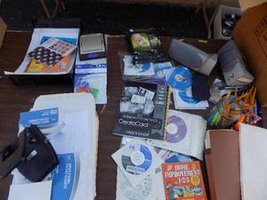 lot 132 image: Computer accessories and discs