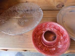 lot 171 image: Wilton platter, jello mold and oval platters