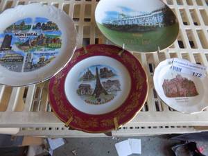 lot 172 image: Decorative plates