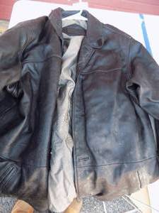 lot 187 image: Bostonian Black leatherjacket size L