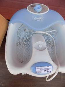 lot 194 image: Dr. Scholl footbath and massager