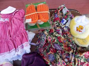 lot 202 image: Baby toddler clothes in great condition ( really cute outfits)