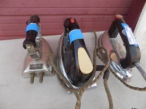 lot 208 image: 3 irons