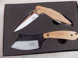 lot 22 image: Kentucky cutlery company 2 piece knife set