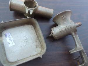 lot 207 image: UNIVERSAL GRINDER