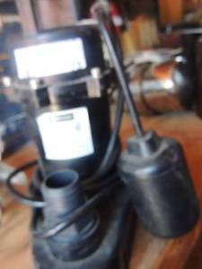 lot 73 image: OUTERTECH SUMP  PUMP