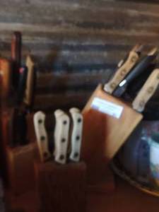lot 80 image: KNIFE SETS IN BLOCKS - INCLUDES CHICAGO CUTLERY, KITCHEN AID