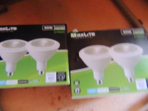 lot 254 image: MAXI LITE FLOODLIGHTS  90W13W LED 2 PER BOX -  QTY 2 BOXES