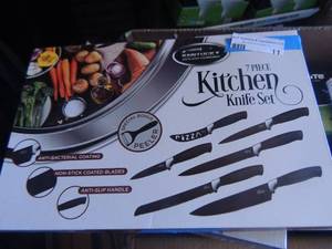 lot 11 image: KENTUCKY CUTLERY CO. 7 piece kitchen cutlery knife set - NEW