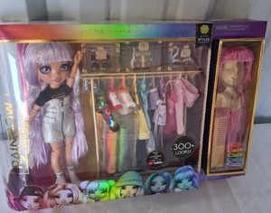 lot 32 image: Rainbow High Fashion Studio Playset with Avery Styles Fashion Doll