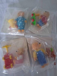 lot 33 image: 1980s McDonalds Happy Meal Berenstain Bears Complete Set of 4