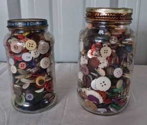 lot 129 image: 2 Glass Jars of Vintage Buttons