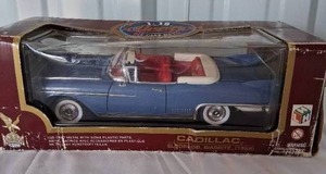 lot 137 image: 118 Scale Road Legends 1958 Cadillac Eldorado Biarritz