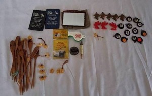 lot 163 image: Selection of Vintage Smalls--Check this out