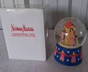 lot 176 image: Dept. 56 Neiman Marcus 1982 Christmas Musical Snowglobe--Works