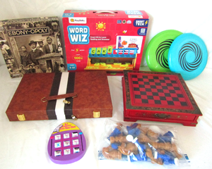 lot 533 image: Assorted board games as shown