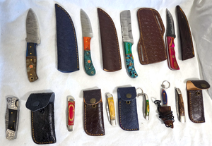 lot 557 image: NEW genuine Damascus steel blade knives with leather sheaths (Bid is times the quantity of 10)