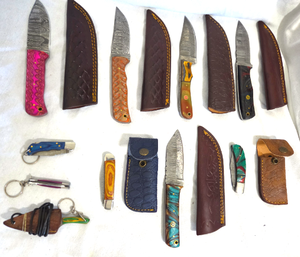 lot 563 image: NEW genuine Damascus steel blade knives with leather sheaths (Bid is times the quantity of 10)