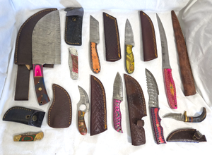 lot 578 image: NEW genuine Damascus steel blade knives with leather sheaths (Bid is times the quantity of 10)