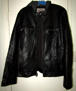 lot 607 image: Levi Strauss & Co. hoodie jacket size L