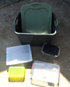 lot 585 image: Assorted various size storage containers