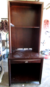 lot 591 image: Bookshelf top is removable