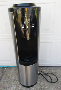 lot 595 image: Water cooler dispenser for 5 gallon bottles