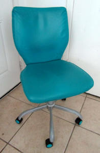lot 631 image: Blue wave office chair