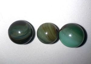 lot 26 image: LOT OF 3 OLD VINTAGE GREEN & BROWN SWIRL GLASS MARBLES (ONIONSKIN)