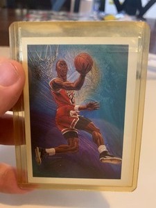lot 9 image: 1990 NBA HOOPS MICHAEL JORDAN #65  CHICAGO BULLS