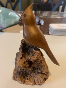 lot 28 image: HAND-CARVED WOODEN CARDINAL BIRD ON NATURAL BURL WOOD BASE  FOLK ART