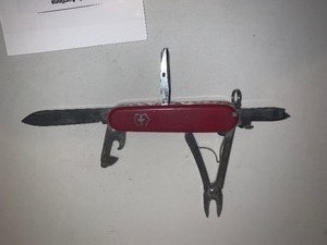 lot 96 image: VINTAGE VICTORINOX OFFICIER SUISSE SWISS ARMY MULTI-TOOL POCKET KNIFE  RED