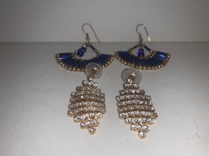 lot 61 image: BLUE & SILVER-TONE DANGLE EARRINGS