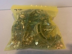 lot 72 image: Bag of Assorted Costume Jewelry  Untested