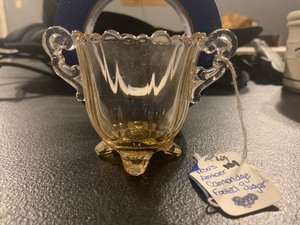 lot 101 image: VINTAGE 1930s AMBER CAMBRIDGE GLASS FOOTED SUGAR BOWL  DOUBLE HANDLE