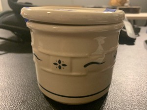lot 83 image: Longaberger Pottery Lidded Crock  Canister