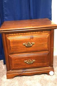 lot 47 image: Solid Wood Nite Stand - two drawers, nice and clean, matches item 46. - 24W x 16D x 24T. (MBR)
