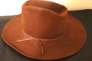 lot 58 image: Sheplers Ladies Cowboy Hat. (MBR)
