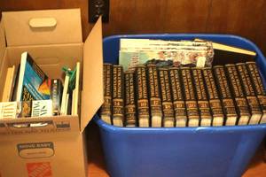 lot 84 image: Funk & Wagnalls, Civil War Set and other books. (LR)