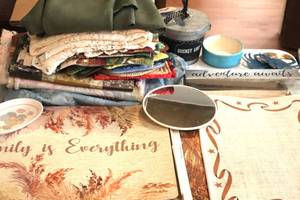 lot 90 image: Various Placemats, Linens and Decor. (LR)