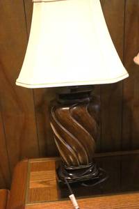 lot 96 image: Brown Based Table Lamp with Shade  - nice clean working condition - 28T. (LR)