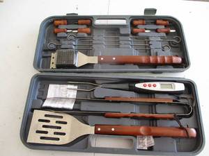 lot 161 image: Grilling Set in Case (GAR)