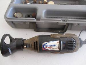 lot 183 image: Dremel in case - powers on (GAR)