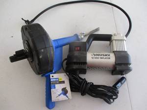 lot 185 image: Kobalt Snake and Husky Air Pump - powers on (GAR)