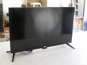 lot 197 image: Onn - Roku TV - 25in , Powers on - no remote - (GAR)