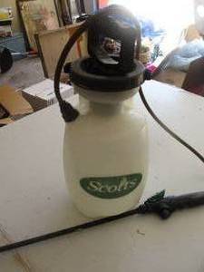 lot 207 image: Scotts Sprayer (GAR)