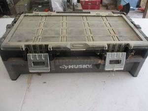 lot 213 image: Husky Compartment Box
