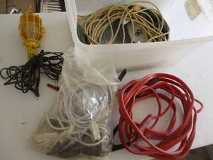 lot 219 image: Charging cables and extension cords (GAR)