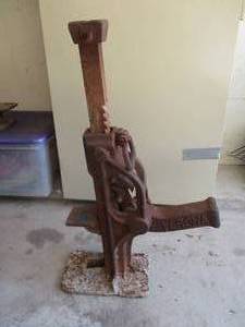 lot 225 image: Vintage Verona 15 ton Railroad Jack (GAR)